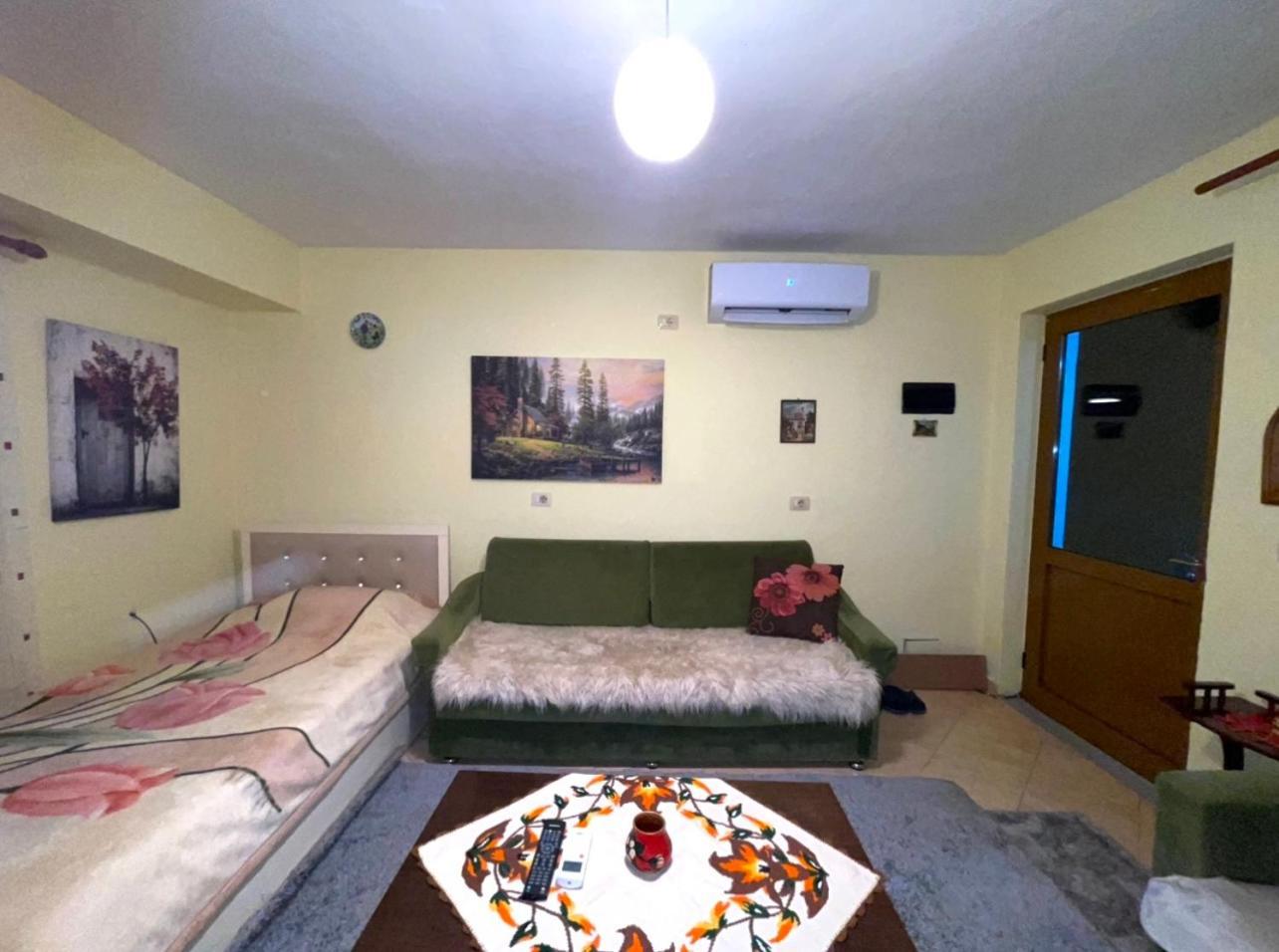 Blue Guesthouse Gjirokaster Luaran gambar